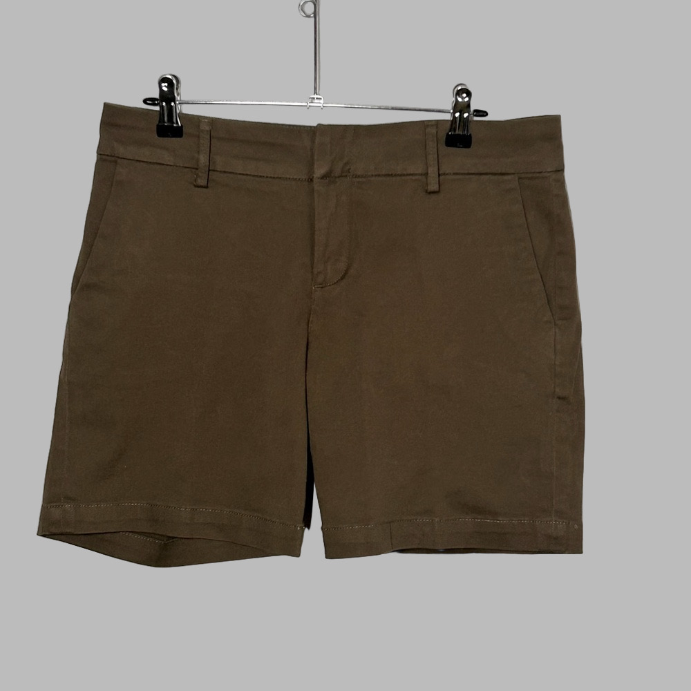 Kut from the Kloth Julia Green Walking Shorts Size 8